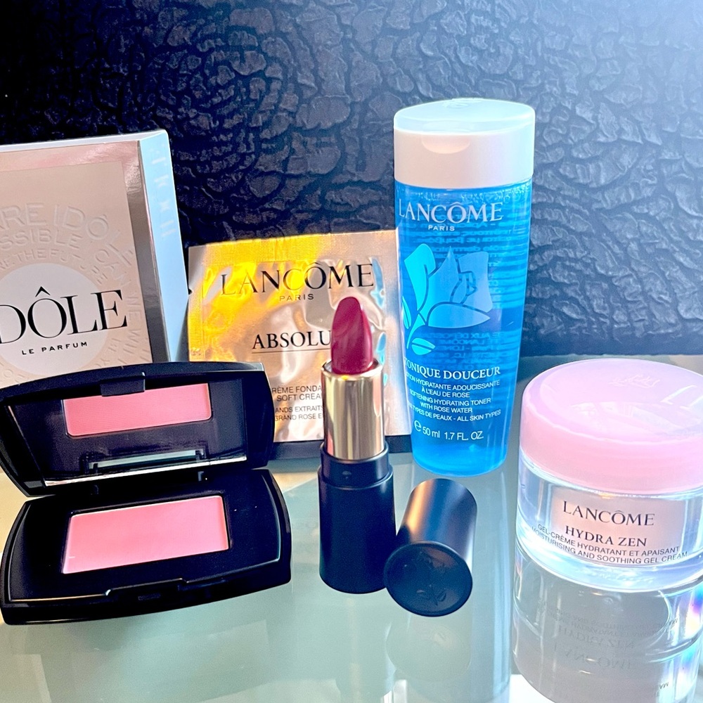 💖 Host Pick 💖 Lancôme
LOOK at all of this! (ea page has more!)
Cosmetics Bundle - Picture 3 of 8